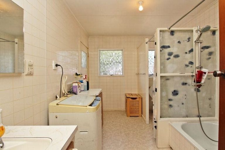 Photo of property in 2/2 Mckeefry Avenue, Greenmeadows, Napier, 4112