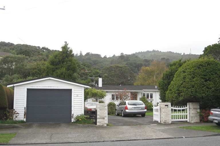 Photo of property in 31 Glen Road, Stokes Valley, Lower Hutt, 5019