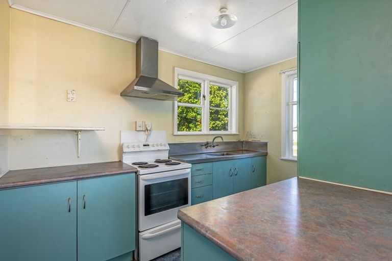 Photo of property in 18 Goldsmith Crescent, Levin, 5510