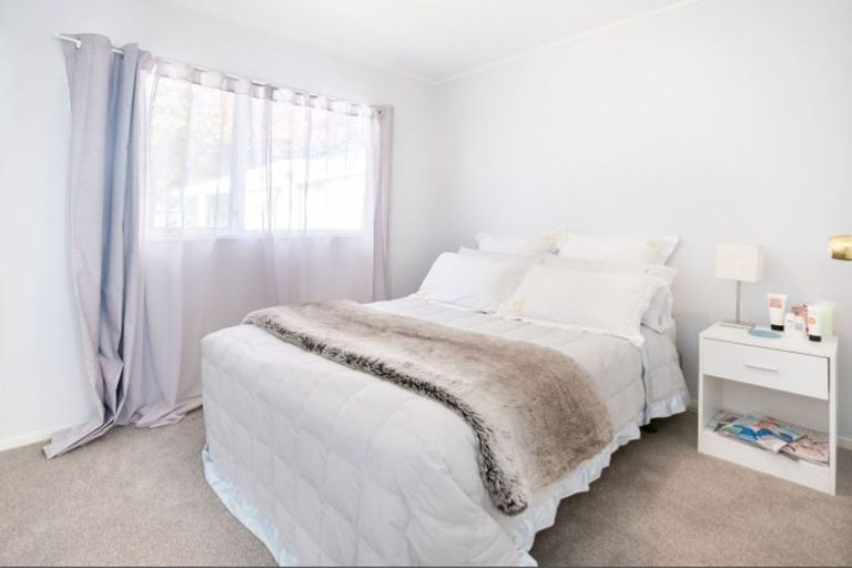 Photo of property in 106 Spinella Drive, Bayview, Auckland, 0629