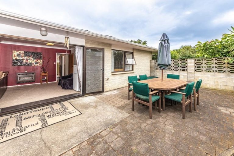 Photo of property in 10 Saunders Place, Gonville, Whanganui, 4501
