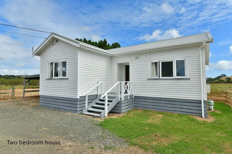 Photo of property in 323 South Head Road, South Head, Helensville, 0874