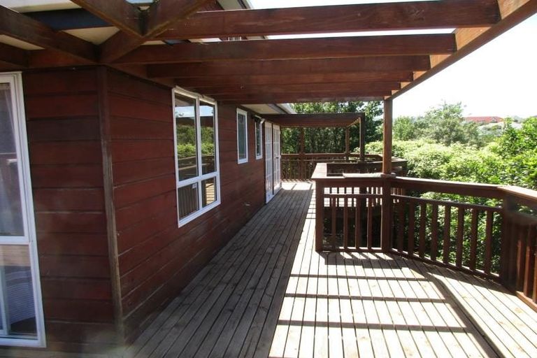 Photo of property in 25 Molyneux Close, Whitby, Porirua, 5024