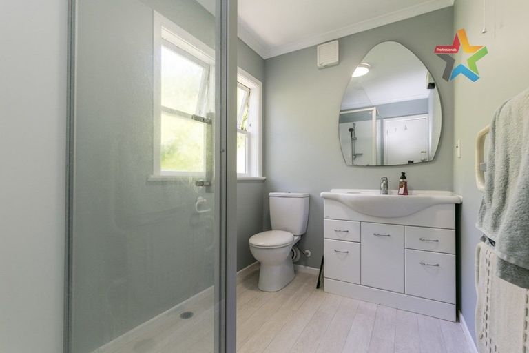 Photo of property in 57 Makara Road, Karori, Wellington, 6012