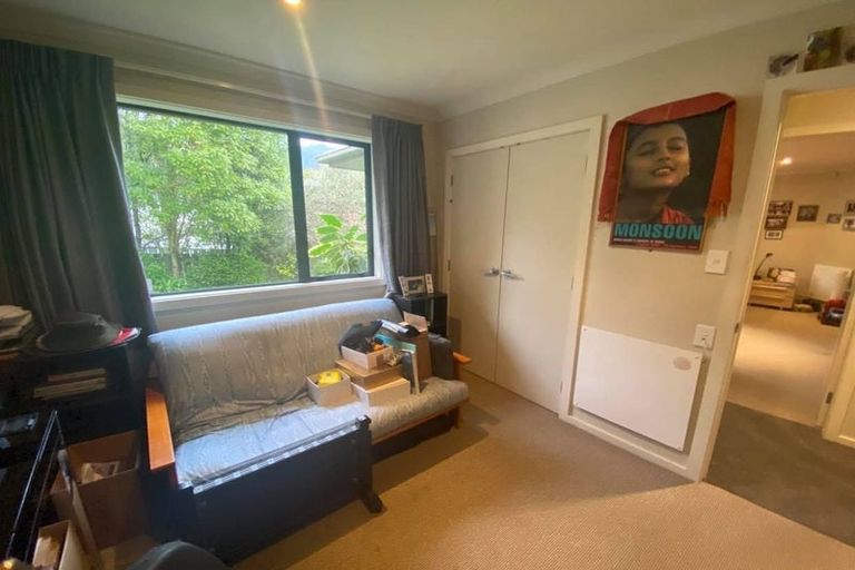 Photo of property in 33a Forest Road, Pinehaven, Upper Hutt, 5019