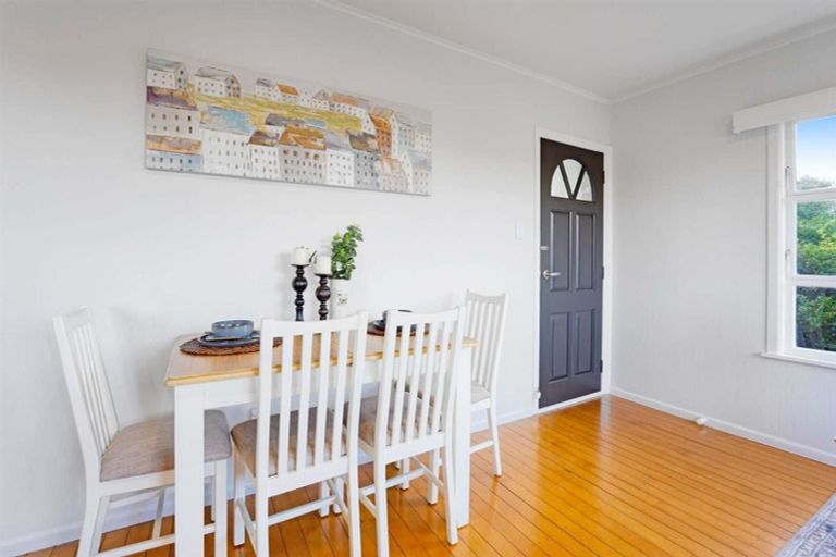 Photo of property in 1/22 Margaret Place, Milford, Auckland, 0620