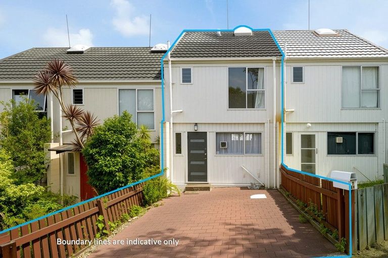 Photo of property in 5/106 West Coast Road, Glen Eden, Auckland, 0602