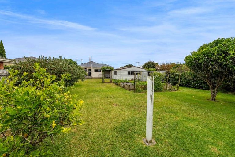 Photo of property in 39 Lismore Street, Strandon, New Plymouth, 4312