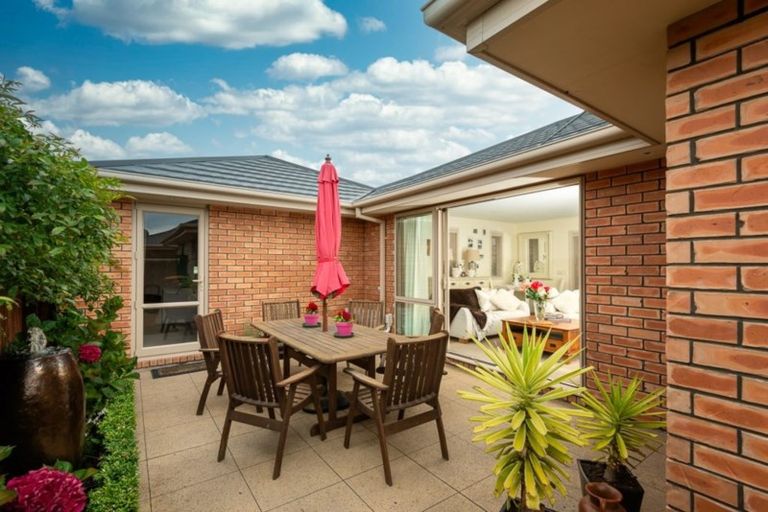 Photo of property in 2/49 Gardiners Road, Bishopdale, Christchurch, 8051