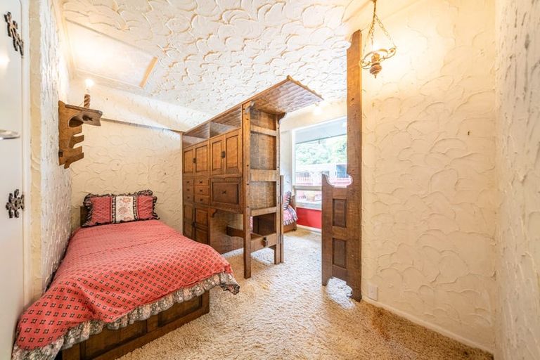 Photo of property in 99 Pinehaven Road, Pinehaven, Upper Hutt, 5019