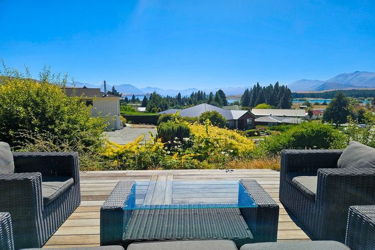 Photo of property in 4 Hamilton Drive, Lake Tekapo, 7999