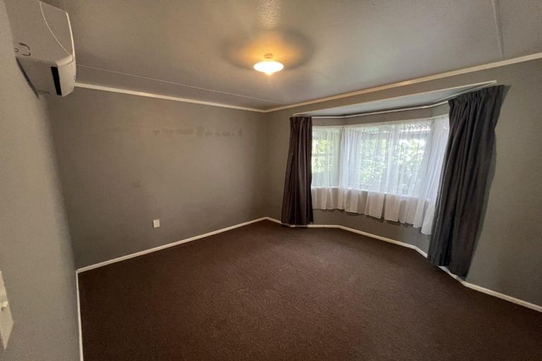 Photo of property in 38 Carlton Terrace, Westown, New Plymouth, 4310