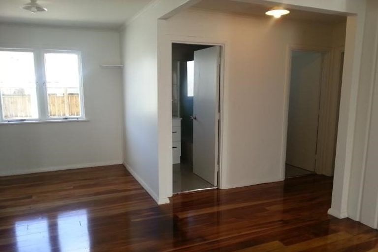 Photo of property in 29 Sutton Crescent, Papakura, 2110