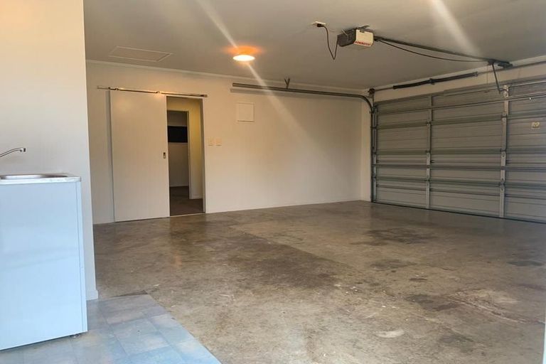 Photo of property in 30 Liddesdale Place, Papakura, 2110