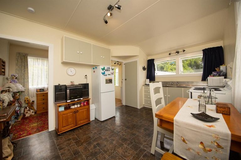 Photo of property in 37 Station Road, Marton, 4710