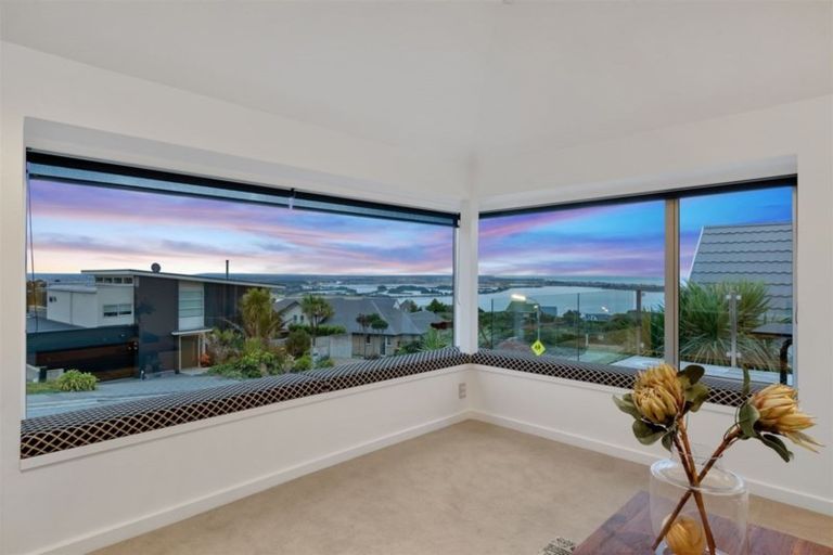 Photo of property in 9 Assisi Street, Mount Pleasant, Christchurch, 8081
