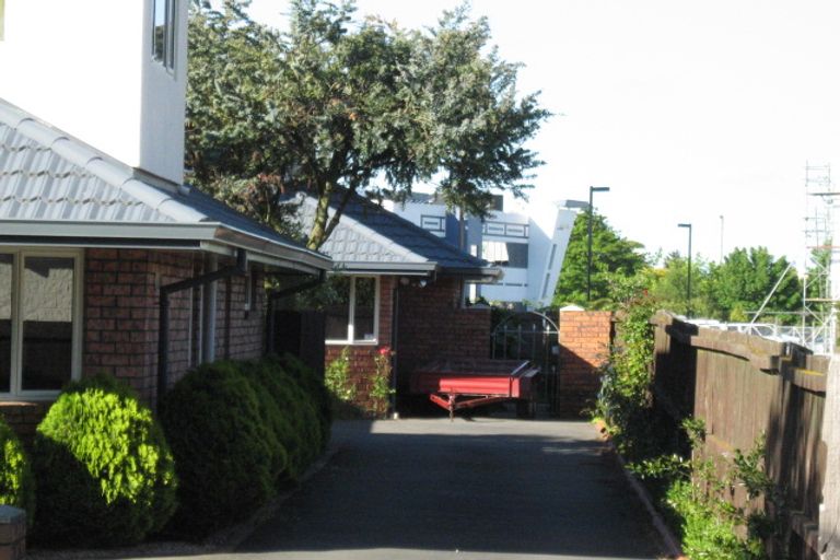 Photo of property in 408a Memorial Avenue, Burnside, Christchurch, 8053