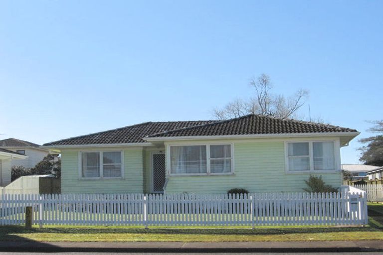 Photo of property in 120 Cargill Street, Papakura, 2110