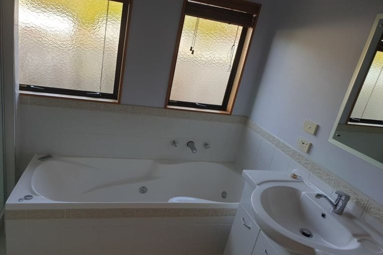 Photo of property in 48 Rata Road, Raumati Beach, Paraparaumu, 5032