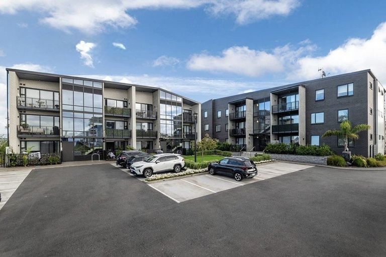 Photo of property in 109/165 Lake Road, Northcote, Auckland, 0627