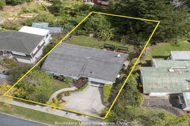 Photo of property in 12 Cheriton Road, Mellons Bay, Auckland, 2014