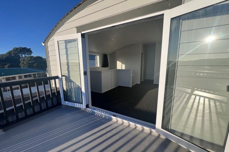 Photo of property in 6b Ahuriri Street, Strathmore Park, Wellington, 6022