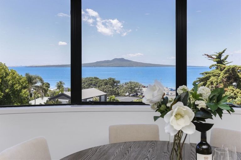 Photo of property in 3d/175 Hurstmere Road, Takapuna, Auckland, 0622