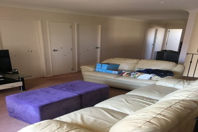 Photo of property in 22 Gilford Place, East Tamaki Heights, Auckland, 2016