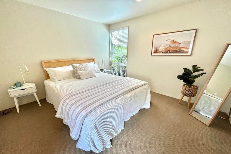 Photo of property in 1/39 Wade River Road, Stanmore Bay, Whangaparaoa, 0932