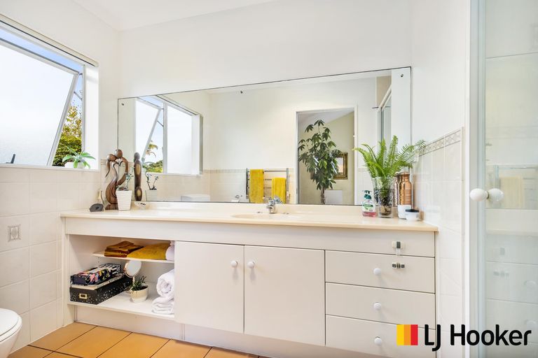 Photo of property in 12 Tington Avenue, Wattle Downs, Auckland, 2103