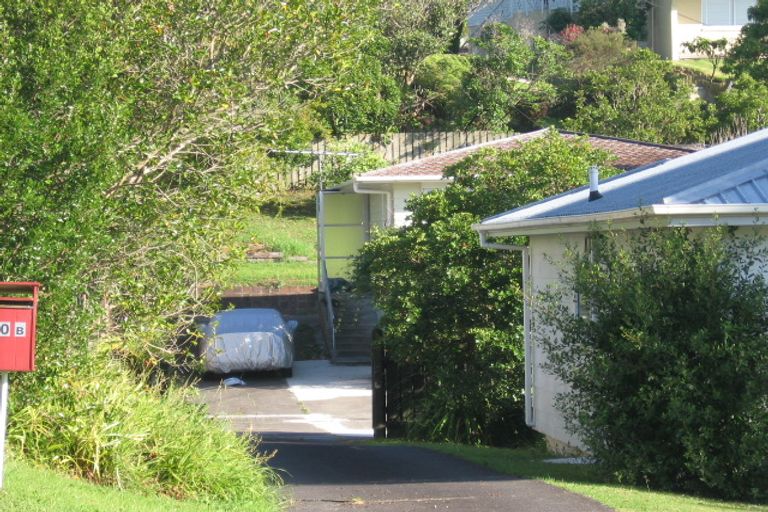 Photo of property in 1/10 Hogans Road, Glenfield, Auckland, 0629