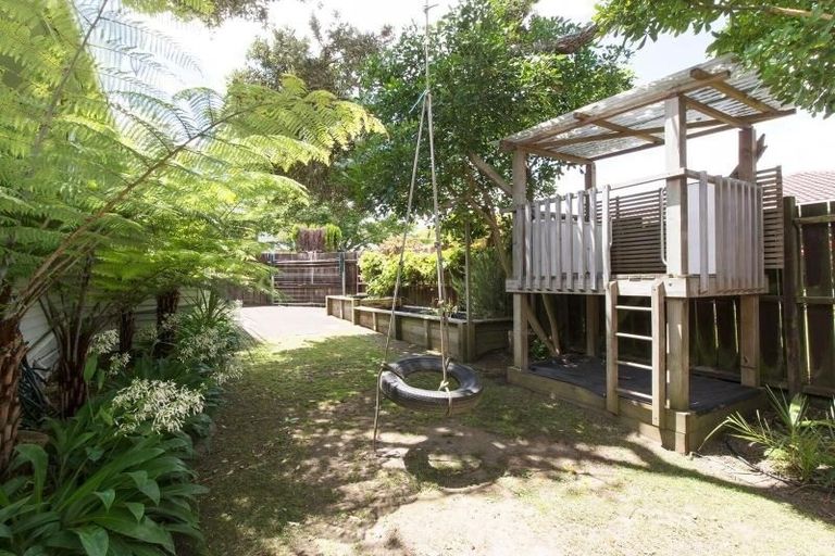Photo of property in 22 St Michaels Avenue, Point Chevalier, Auckland, 1022