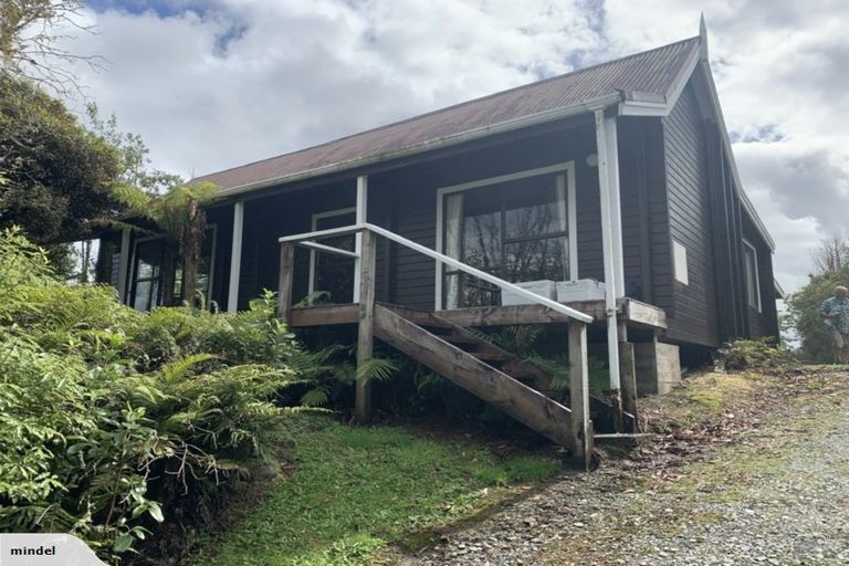 Photo of property in 17 Ivy Terrace, Moana, 7872