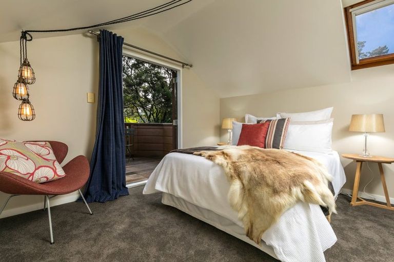 Photo of property in 1 The Knoll, Greenhithe, Auckland, 0632