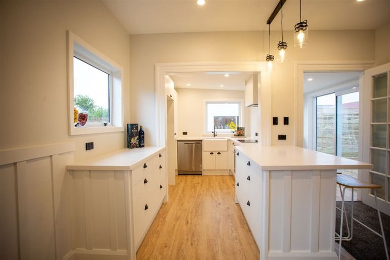 Photo of property in 37 Somerfield Street, Somerfield, Christchurch, 8024