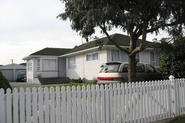 Photo of property in 30 Russell Road, Wainuiomata, Lower Hutt, 5014
