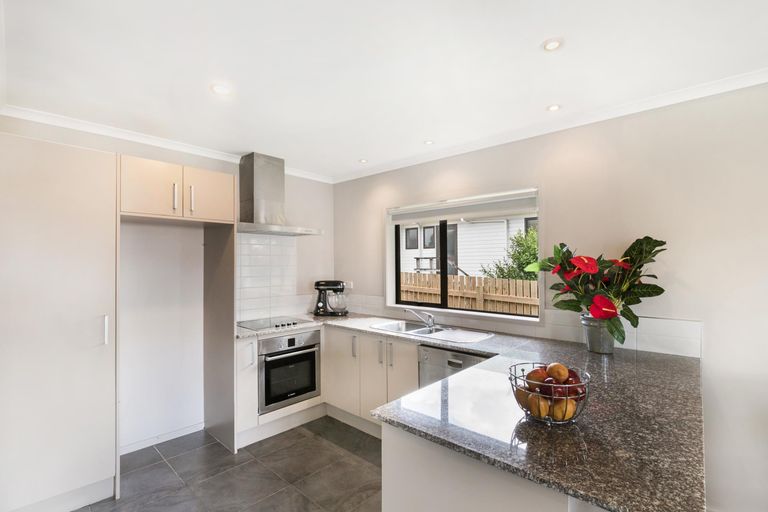 Photo of property in 12 Wairua Place, Pukekohe, 2120