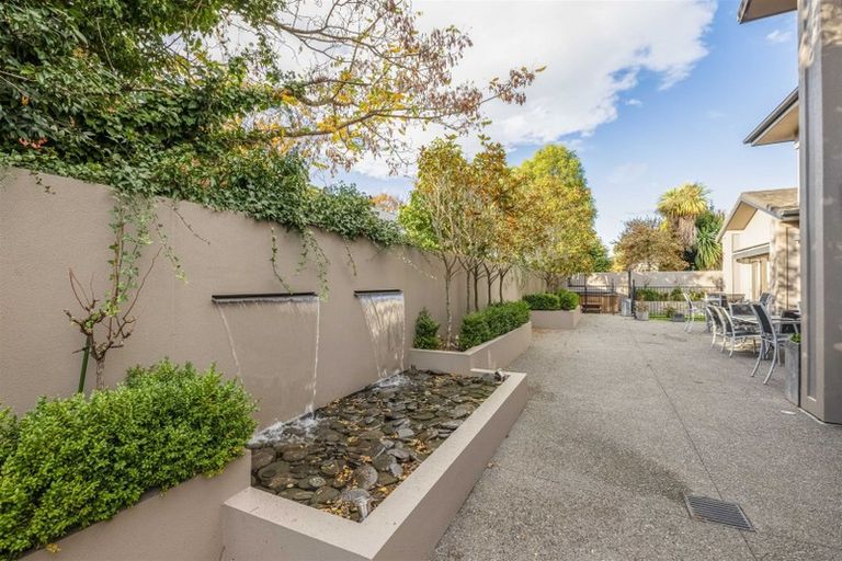 Photo of property in 28 Idris Road, Fendalton, Christchurch, 8052