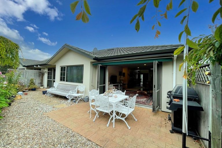 Photo of property in 42 Lakeridge Close, Rangatira Park, Taupo, 3330
