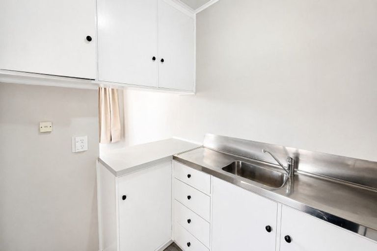Photo of property in 7/10 Trevethick Grove, Woburn, Lower Hutt, 5010