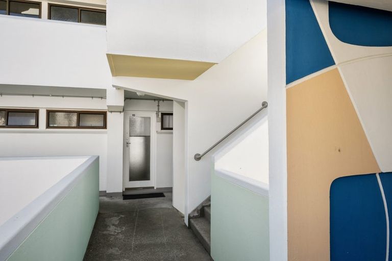 Photo of property in 10/4 Claremont Grove, Mount Victoria, Wellington, 6011