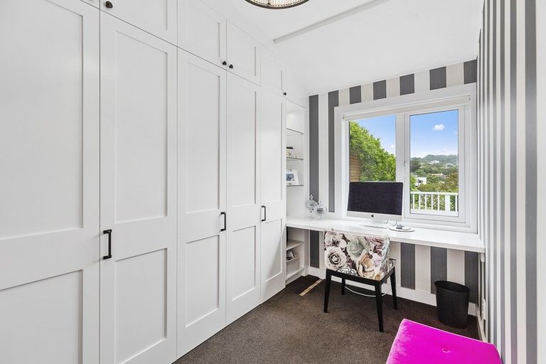 Photo of property in 22 Donald Crescent, Karori, Wellington, 6012