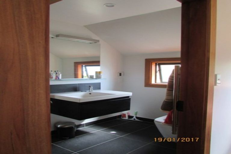 Photo of property in 140 Main Road, Allandale, Lyttelton, 8971