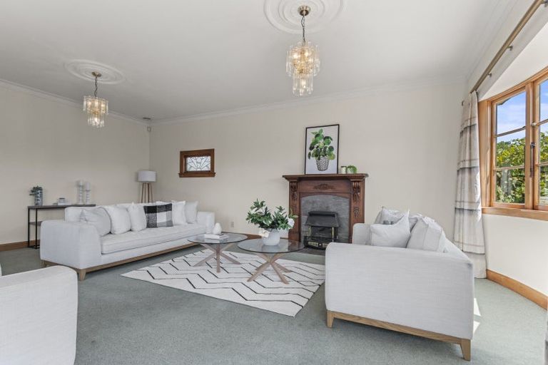 Photo of property in 35 Manapouri Crescent, Hokowhitu, Palmerston North, 4410