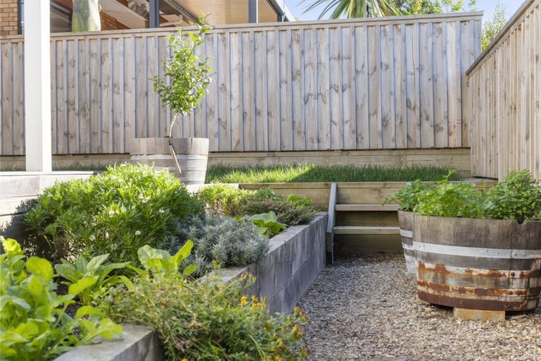 Photo of property in 186a Nile Road, Forrest Hill, Auckland, 0620