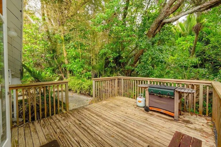 Photo of property in 209 Motutara Road, Muriwai, Waimauku, 0881