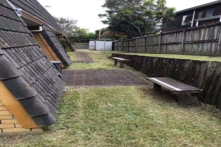 Photo of property in 58 Kurnell Drive, Botany Downs, Auckland, 2010