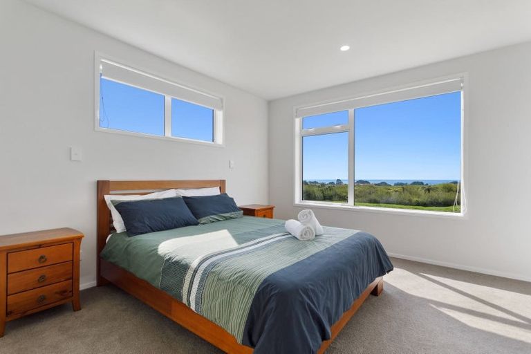 Photo of property in 24 Rawinia Place, Te Kaha, 3199