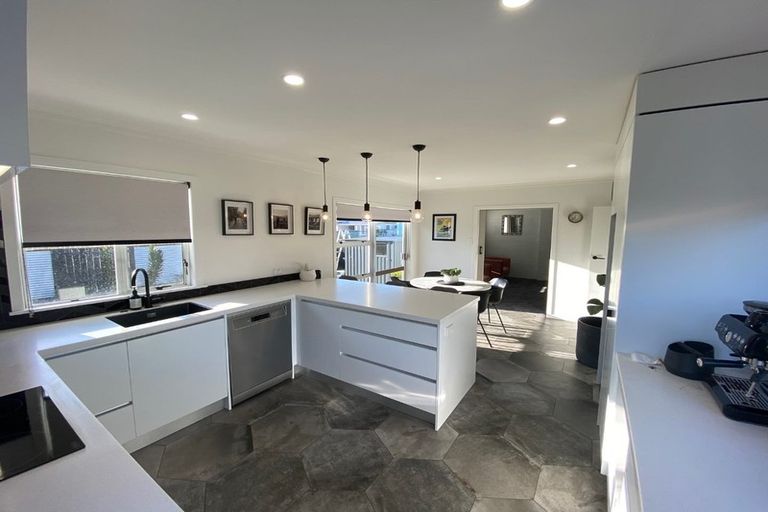 Photo of property in 65 Govett Avenue, Frankleigh Park, New Plymouth, 4310