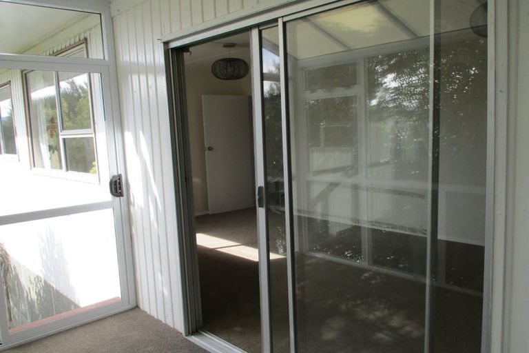 Photo of property in 39 Oak Avenue, Paremata, Porirua, 5024